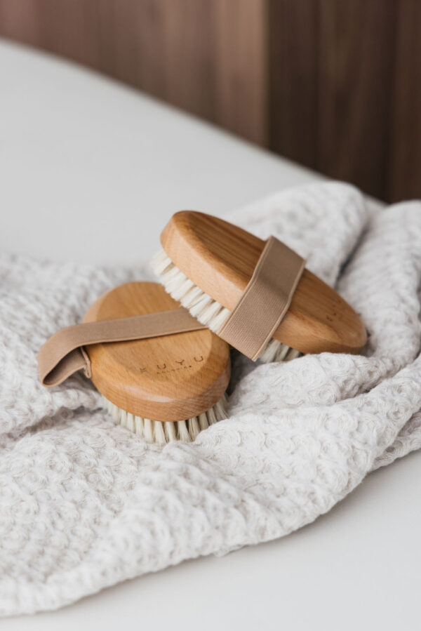 Kuyu Colonics Body Brush